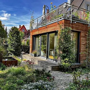 Apartment Luxomes: Design - Near Airport
